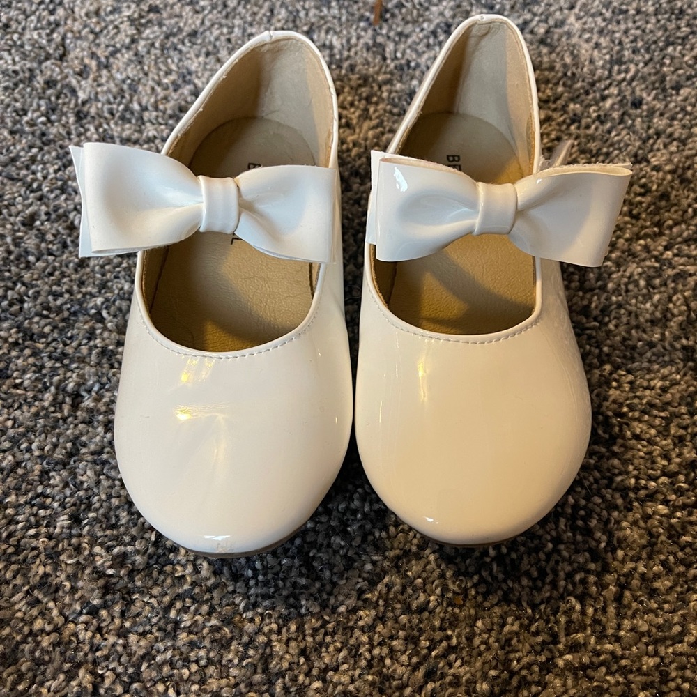 Toddler 10- white parent dress shoes